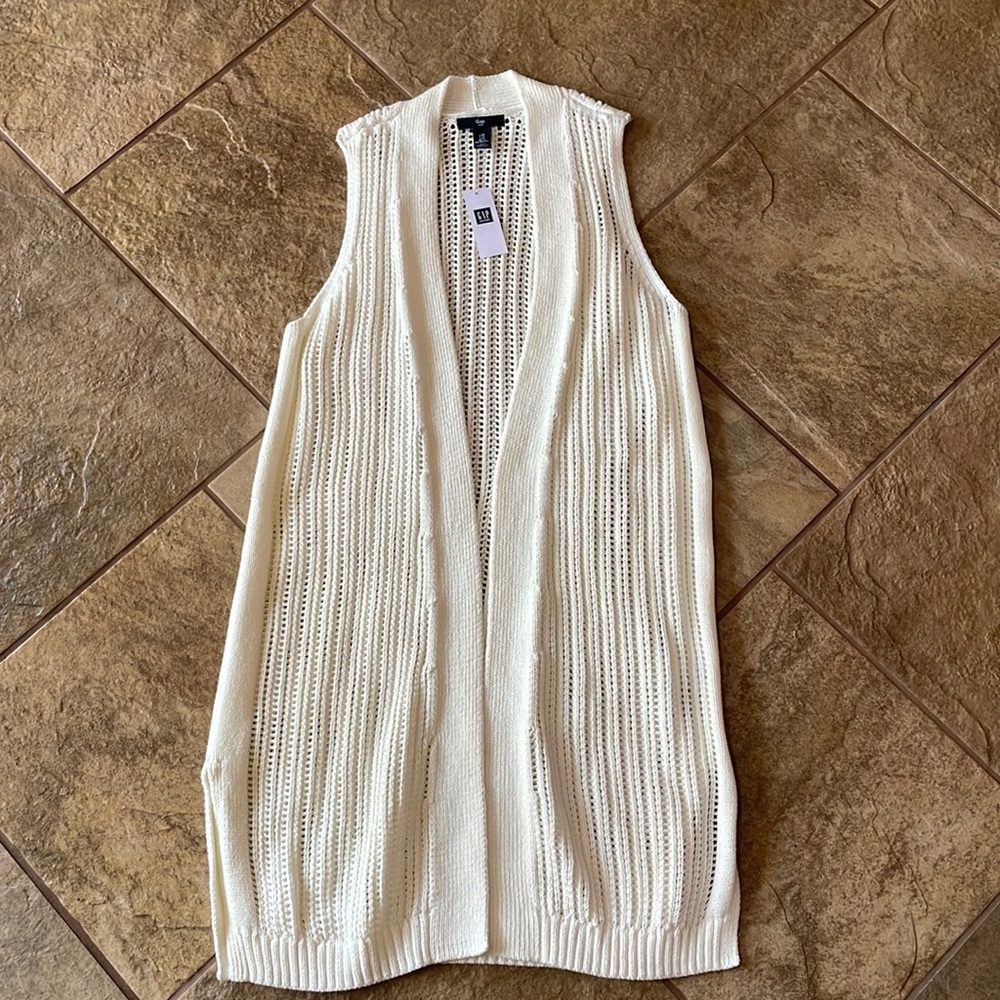 + GAP FACTORY + Sleeveless Cardigan